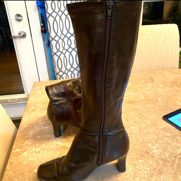 Alberto Women's Brown Boots - Picture 2 of 5